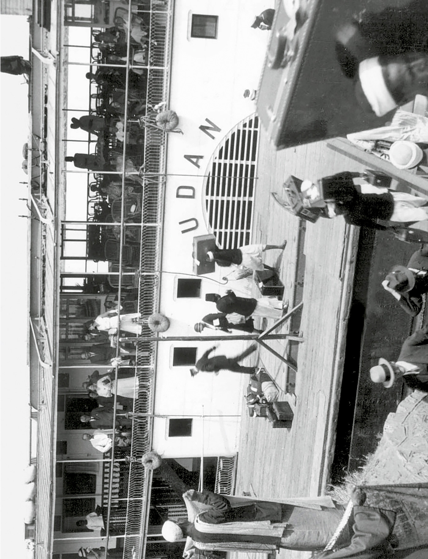 188 195 Feature Deathonthenile7