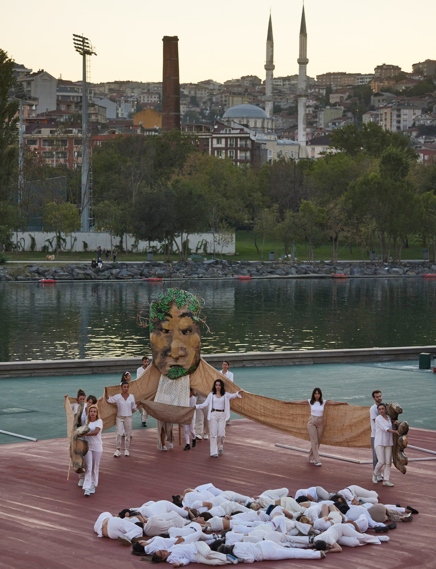 17.IB Breadandpuppet Santralistanbul Photoby Davidlevene 20220914 65