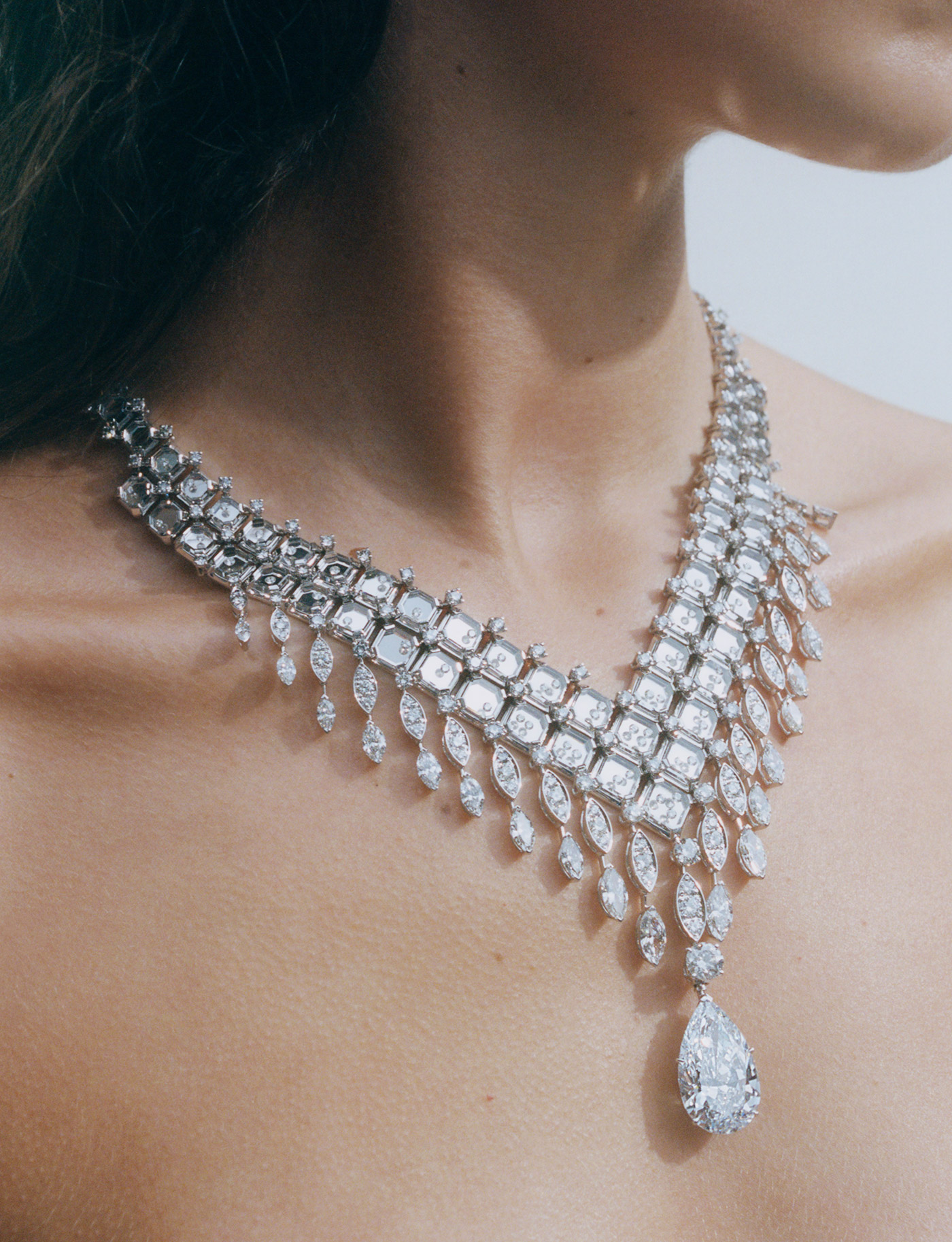 H.R DE.BEERS 08.22 07